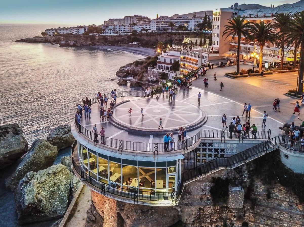 Loft Moderno Y Acogedor Centrico Y Silecioso Lejlighed Nerja Eksteriør billede